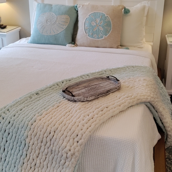 Chunky yarn throw - Picture 2 of 6